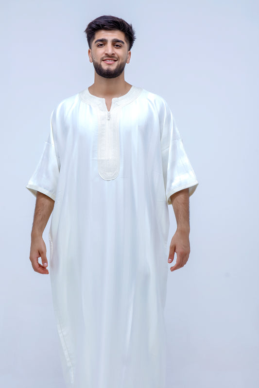 The benefits of wearing moroccan thobes in hot weather.